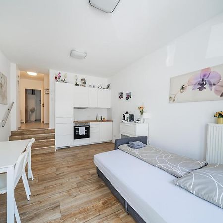 Modernes Appartement Nahe U-Bahn Und Schoenbrunn Vienna Esterno foto