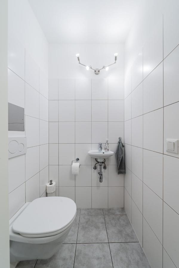 Modernes Appartement Nahe U-Bahn Und Schoenbrunn Vienna Esterno foto