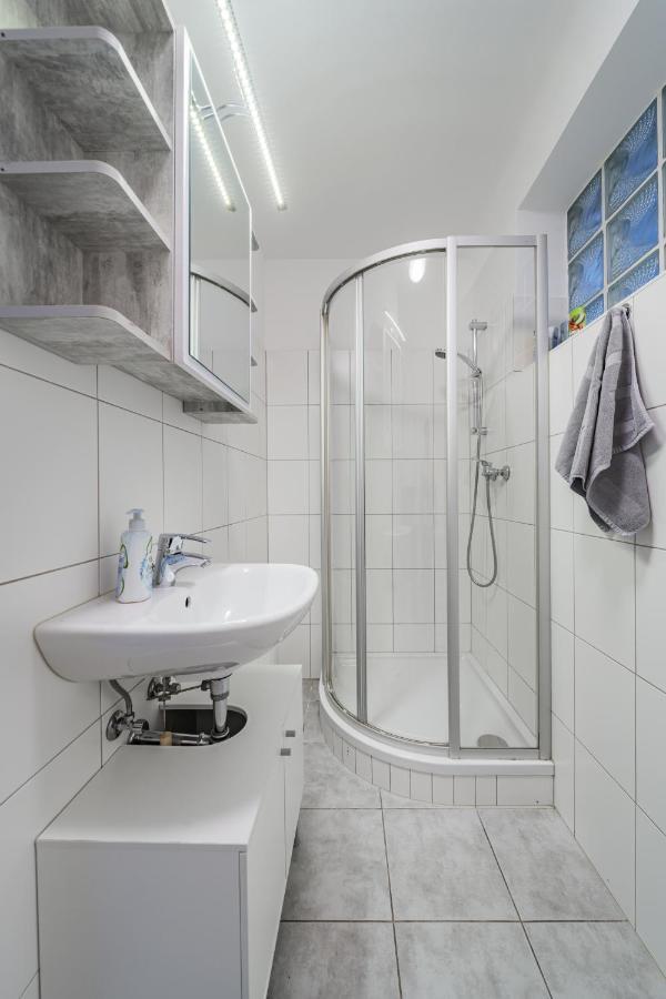 Modernes Appartement Nahe U-Bahn Und Schoenbrunn Vienna Esterno foto