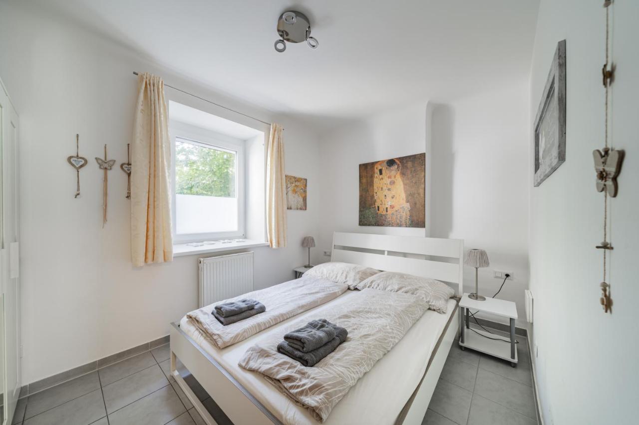 Modernes Appartement Nahe U-Bahn Und Schoenbrunn Vienna Esterno foto